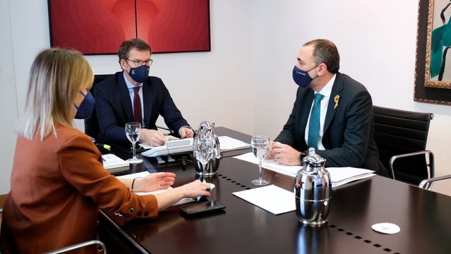 Feijóo se reúne con el comité clínico para combatir la pandemia