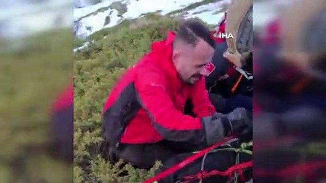 Jandarma nefes kesen kurtarma operasyonunun görüntülerini paylaştı