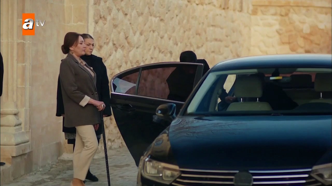 مسلسل زهرة الثالوث الحلقة 58 الثامنة والخمسون م...