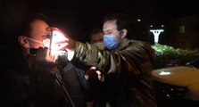 Sarhoş sürücü ve arkadaşı gazetecilere saldırdı