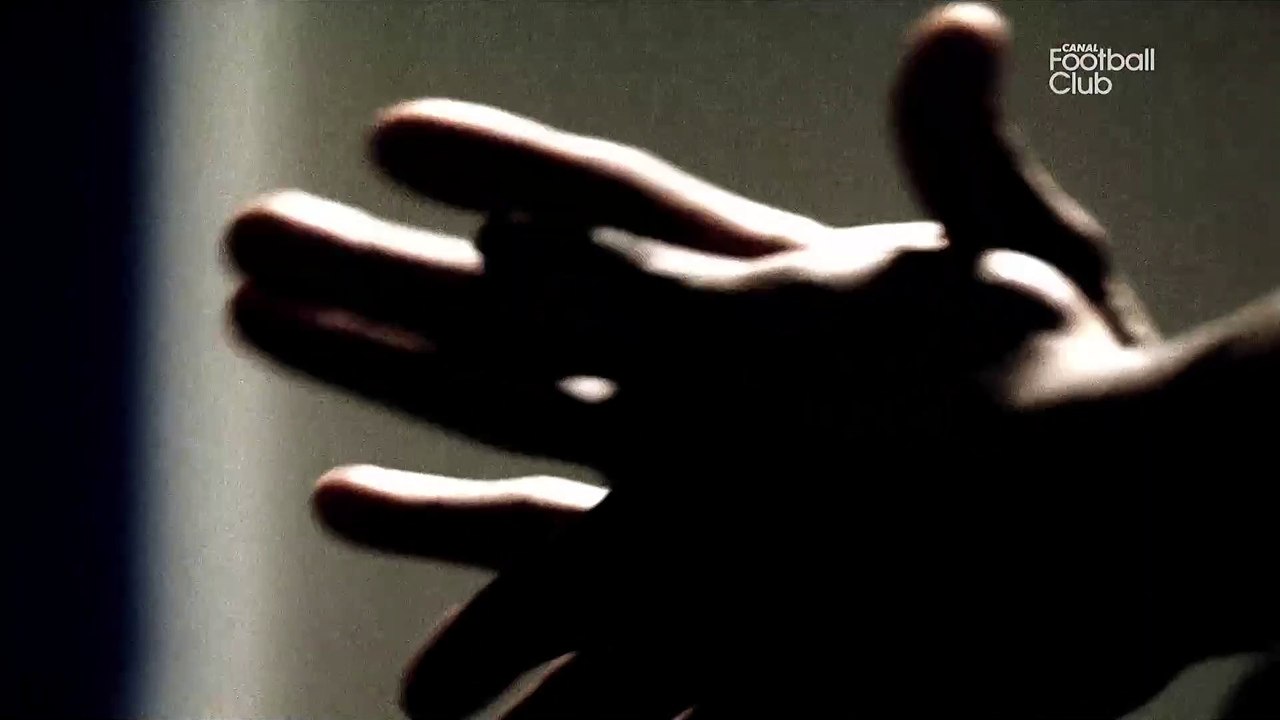 Le générique du "Canal Football Club" de Canal+ présenté par Hervé Mathoux