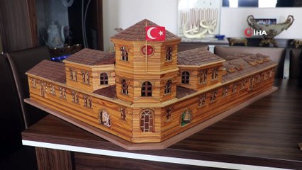 Her birinde yaklaşık 6 bin tahta parçası kullandı, birebir aynılarını yaptı