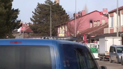 Kayseri'ni Sarıoğlan İlçesi Beşik Gibi Sallandıyor, Vatandaşlar Diken üstünde