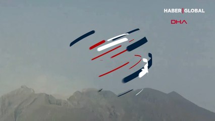 Yanardağın patlama anları kamerada