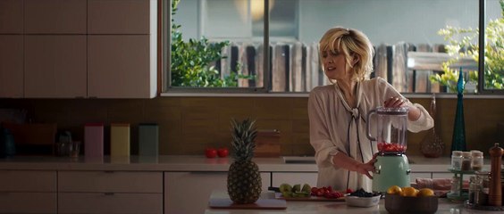 Timothée Chalamet, fils d'Edward aux mains d'argent dans une pub pour le Super Bowl