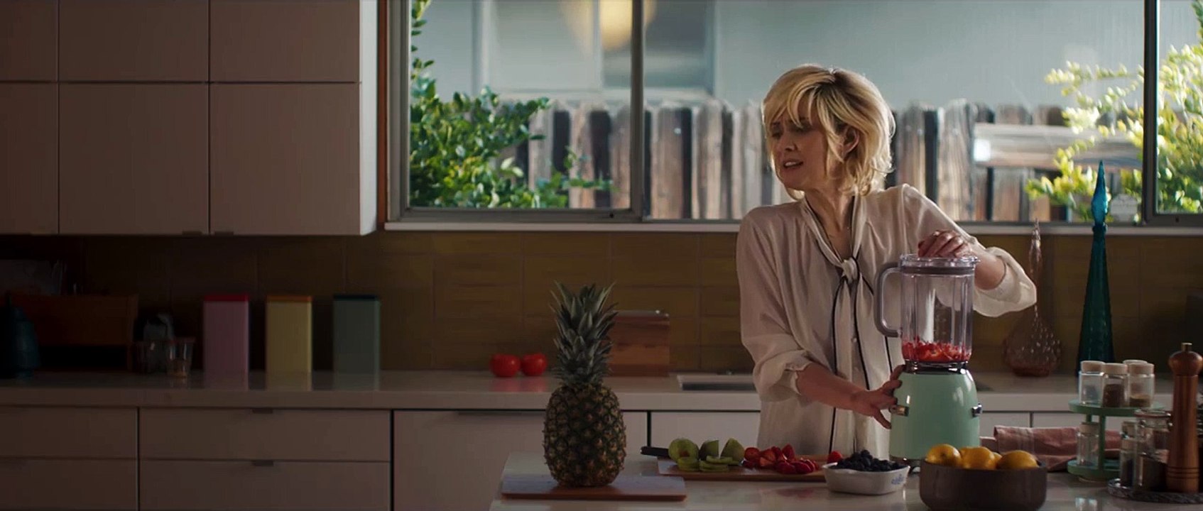 Timothée Chalamet, fils d'Edward aux mains d'argent dans une pub pour le Super Bowl