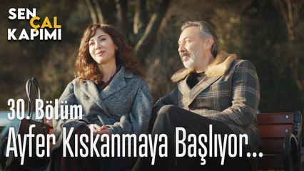 Ayfer kıskanmaya başlıyor... - Sen Çal Kapımı 30. Bölüm