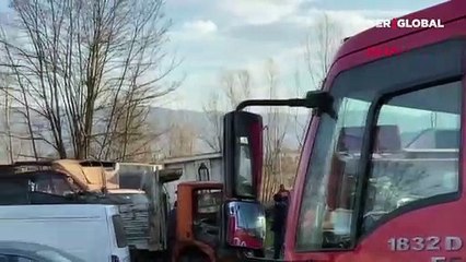 Sakarya'da yangında 30 araç zarar gördü