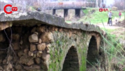 Büyük İskender'in geçtiği söylenen köprüye, traktörlerin geçmesi için beton döküldü