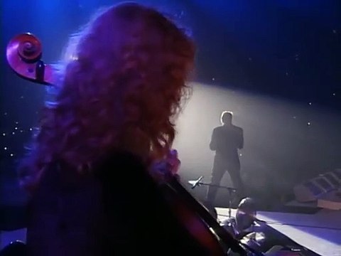 Johnny Hallyday chante Je te promets à Bercy en 1987