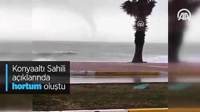 Konyaaltı Sahili açıklarında hortum oluştu