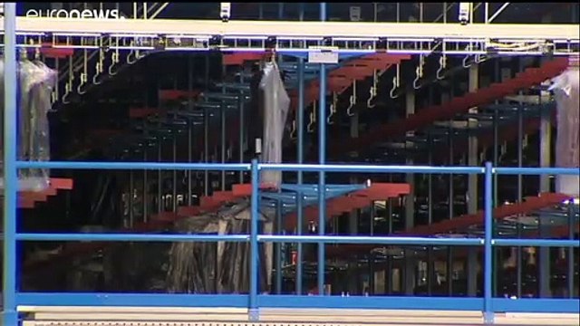 150 milliárd eurónyi eladásra váró ruha áll a világ raktáraiban és üzleteiben