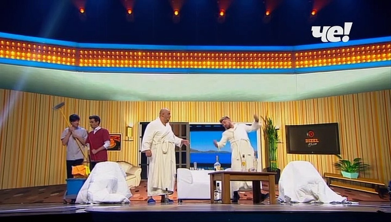 фрагмент Как выселить пьяного туриста из отеля в Египте| Дизель шоу на российском ТВ (ЧЕ+7, 08.02.21, повтор от 16.03.18 )