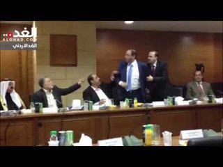 مشادة وشتائم بين النائب المحارمة وأمين عام حزب الرفاه