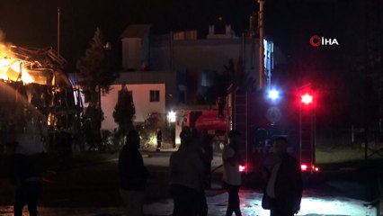 Mersin’de narenciye fabrikasında büyük yangın