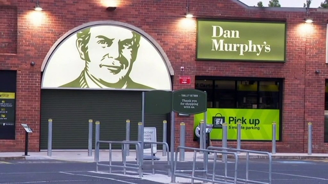 Another Victorian quarantine worker contracts coronavirus