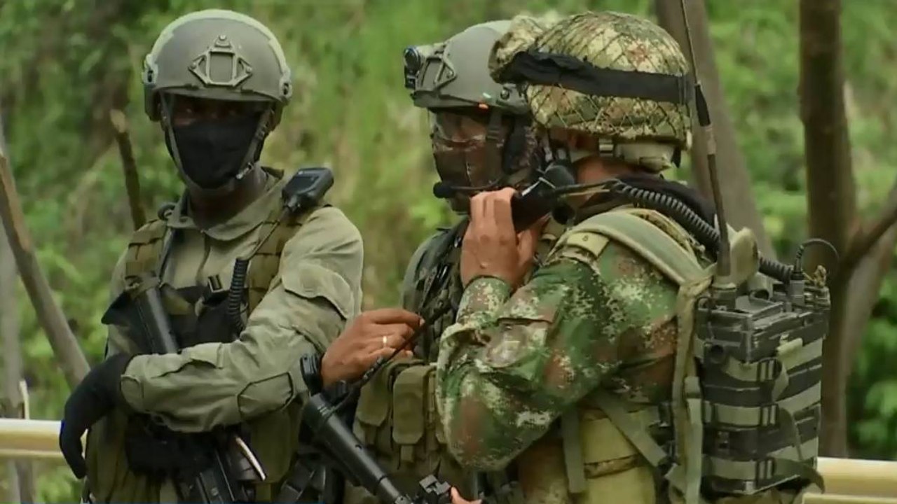 Ejército adelanta operación contra el narcotráf...