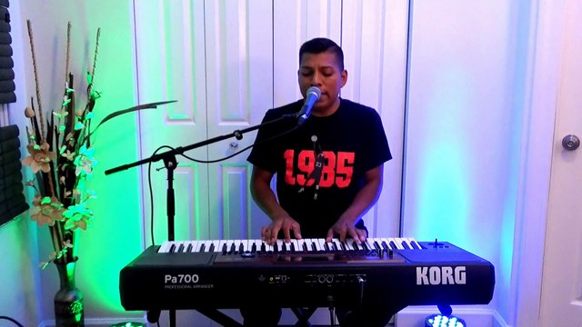 Reyes Garcia Tecladista de chicago tocando puras costeñas movidas, contrataciones 773-603-7067