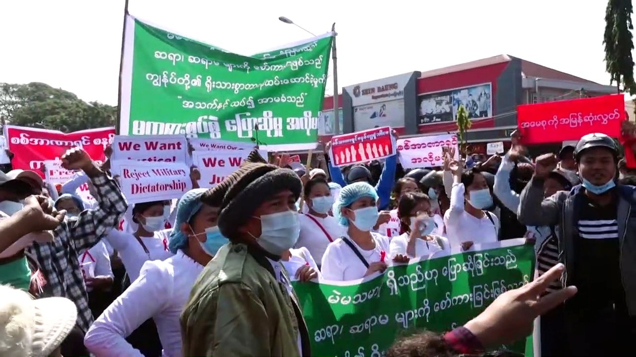 Neue Proteste in Myanmar - Polizei setzt Wasserwerfer ein