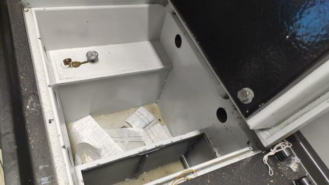 1 milyon TL çaldıkları kasada 5 TL bırakıp kayıplara karıştılar