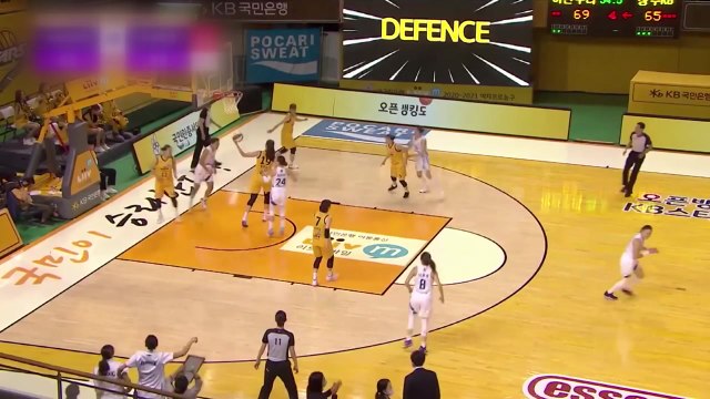 여자농구 최강 KB-우리은행, 정규리그 우승 놓고 숙명의 맞대결 / YTN