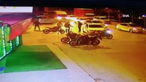 Motosiklet sürücüsü kendisine çarpan otomobil sürücüsünü darp etti