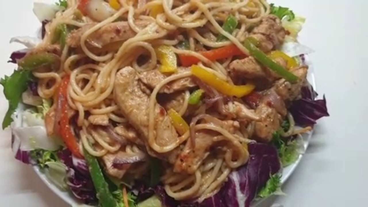 Spaghetti With Chicken | Chicken Noodles Recipe