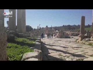 جرش: مئات السياح الصينيين في الموقع الاثري مع بدء موسم اعيادهم