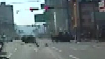 화물차 추돌사고 뒤 횡단보도 덮쳐 초등학생 사망 / YTN