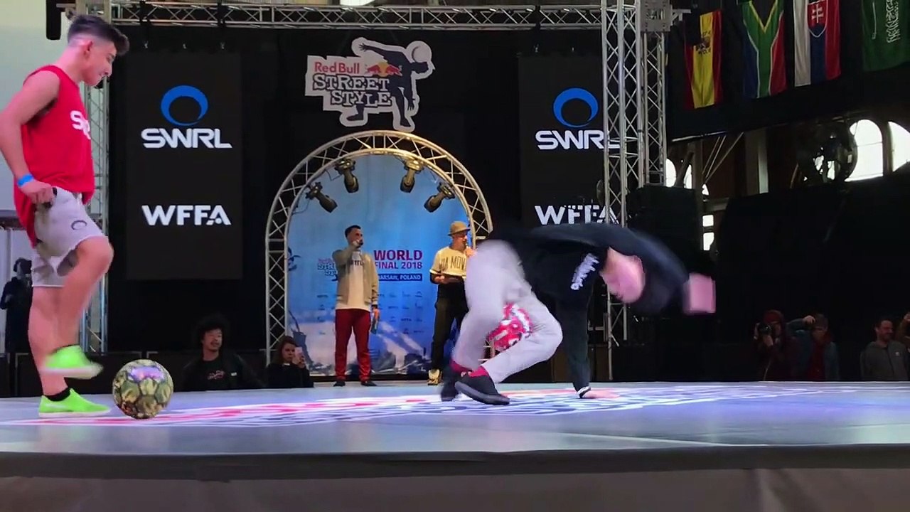 FOOTBALL FREESTYLE - Red Bull Streetstyle World Final Warsaw