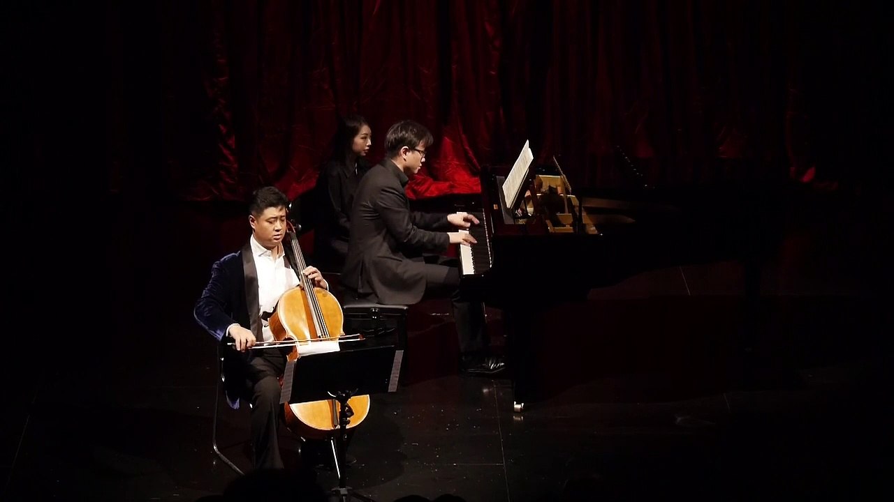 The surprising cello of Yang Meng...