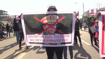 Protestas masivas en Birmania contra el golpe militar