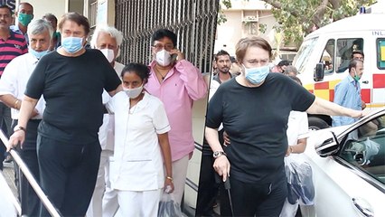 Randhir Kapoor Attends Last Rites Of His Younger Brother Rajiv Kapoor