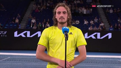 "Si vous voulez, je peux partir" : fou rire entre Tsitsipas et le public