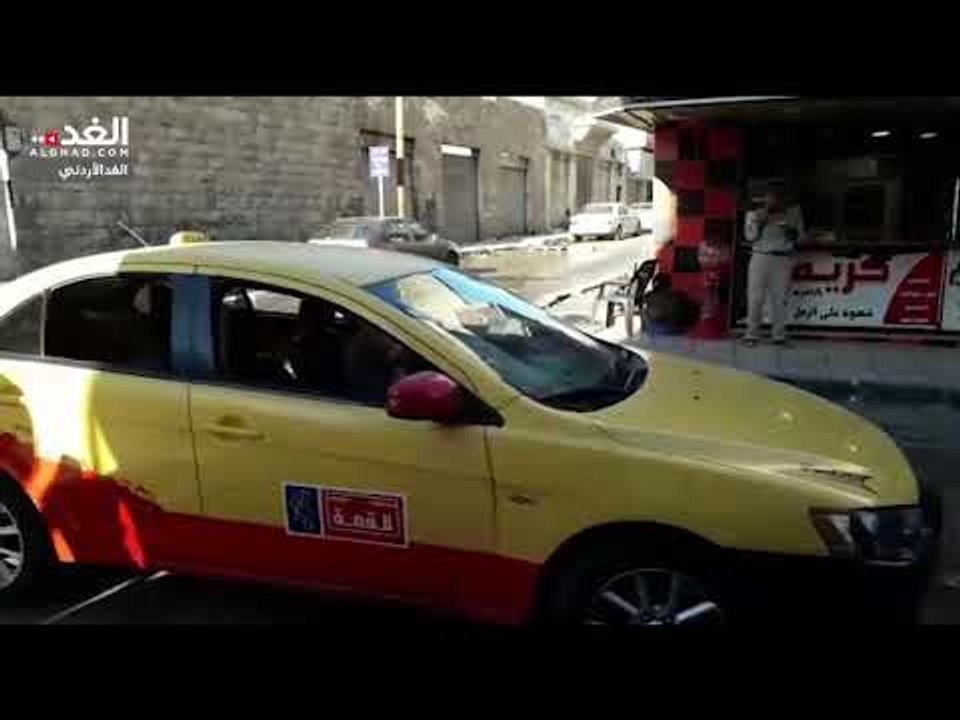 مياه الصرف الصحي تغمر شارعا رئيسيا  وسط مدينة اربد