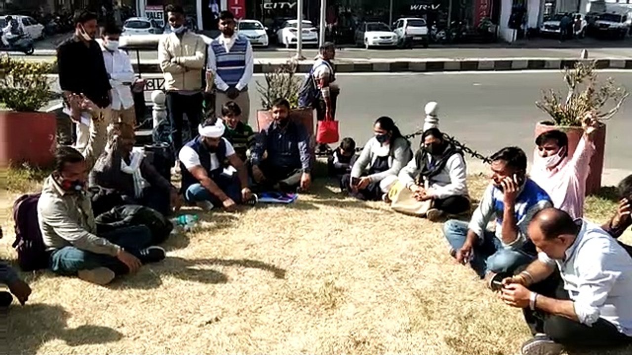 वरिष्ठ अध्यापकों के तबादला सूची जारी करवाने की...