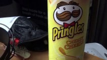 Testataan Pringles-perunalastuja