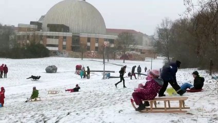 Schönheit und Chaos: Schneetreiben in ganz Europa