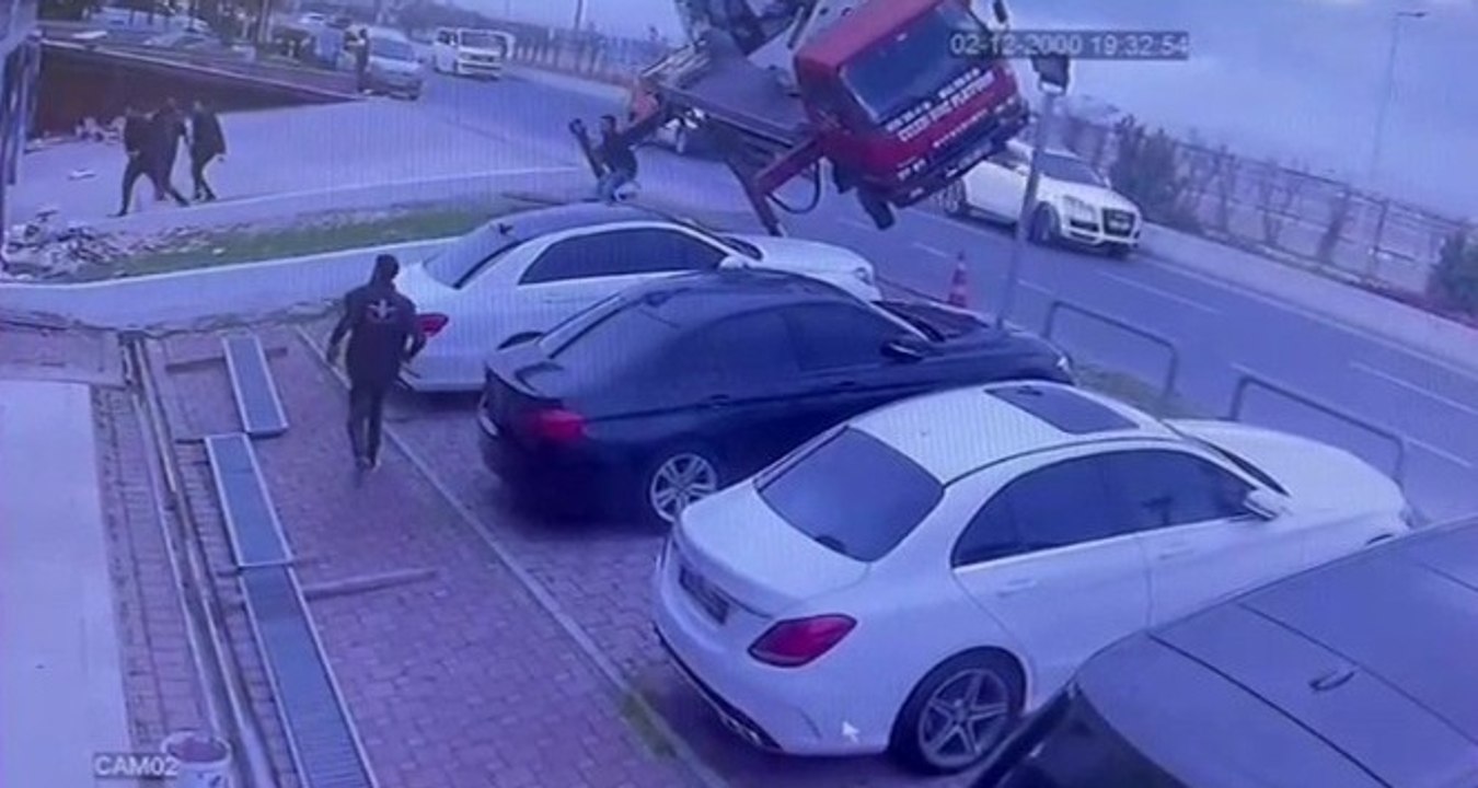 Florya'da dev vinçin devrilmesi kamerada