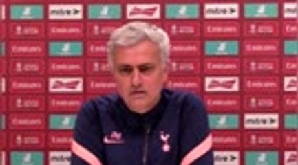 Haine sur les réseaux sociaux - Mourinho : "Je compatis avec tous les Mike Dean et tous les Tuanzebe du monde"