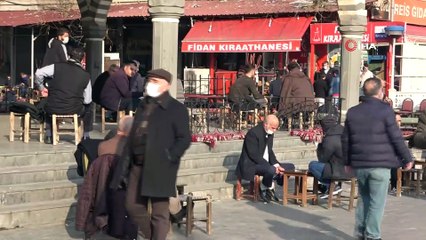- Diyarbakır’da tedbirler hiçe sayıldı, 'korona meydanı' kuruldu