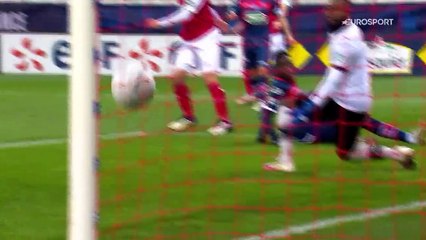 Sept buts, un joli raid et un peu de suspense : Valenciennes s'offre Reims dans un match fou