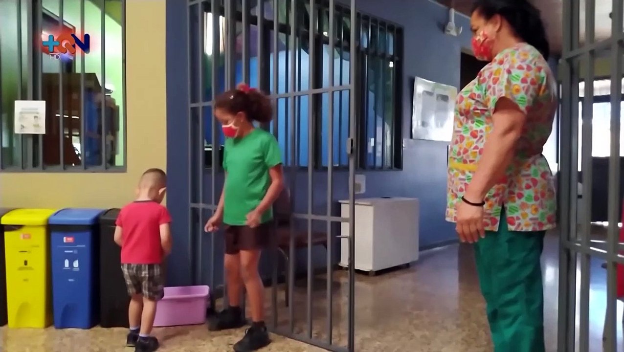 mqn-Niños protagonistas en proyecto que transforma tapas de plástico en madera-090221