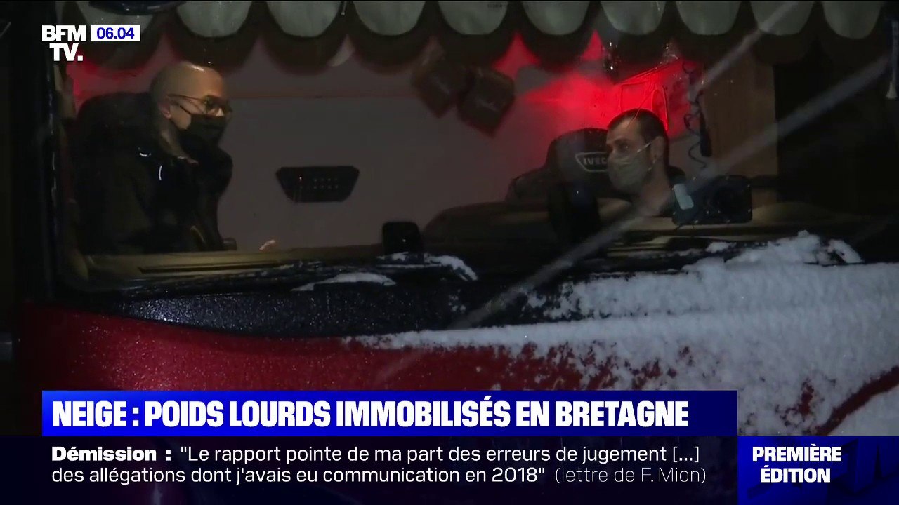 Neige: les poids lourds immobilisés en Bretagne