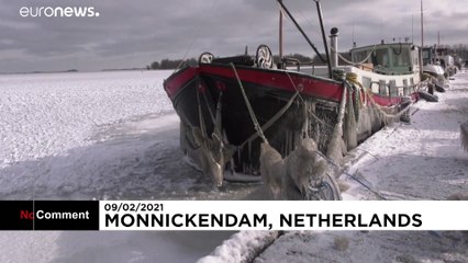 Hollanda'da aşırı soğuklar nedeniyle nehirler buz tuttu