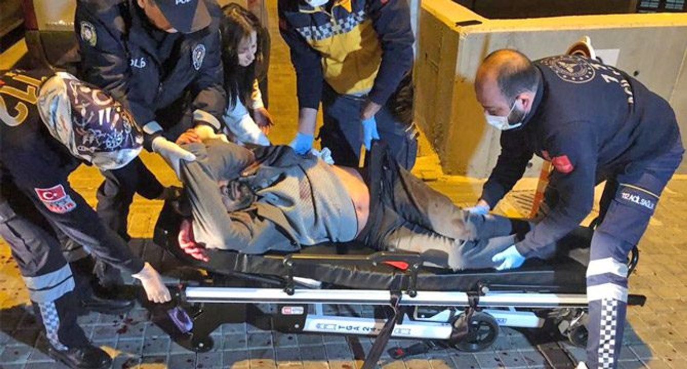 Annesiyle sevgilisini yakalayan lise öğrencisi dehşet saçtı