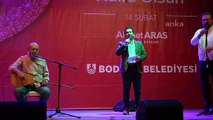 Bodrum Belediye Başkanı Ahmet Aras 'Sevgililer Günü' için sahne aldı