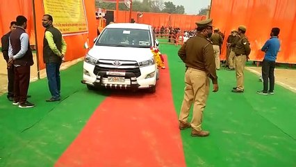 नही छूट रहा वीआईपी कल्चर,आला अफसरों ने मंत्री के स्वागत में बिछवाई रेड कार्पेट