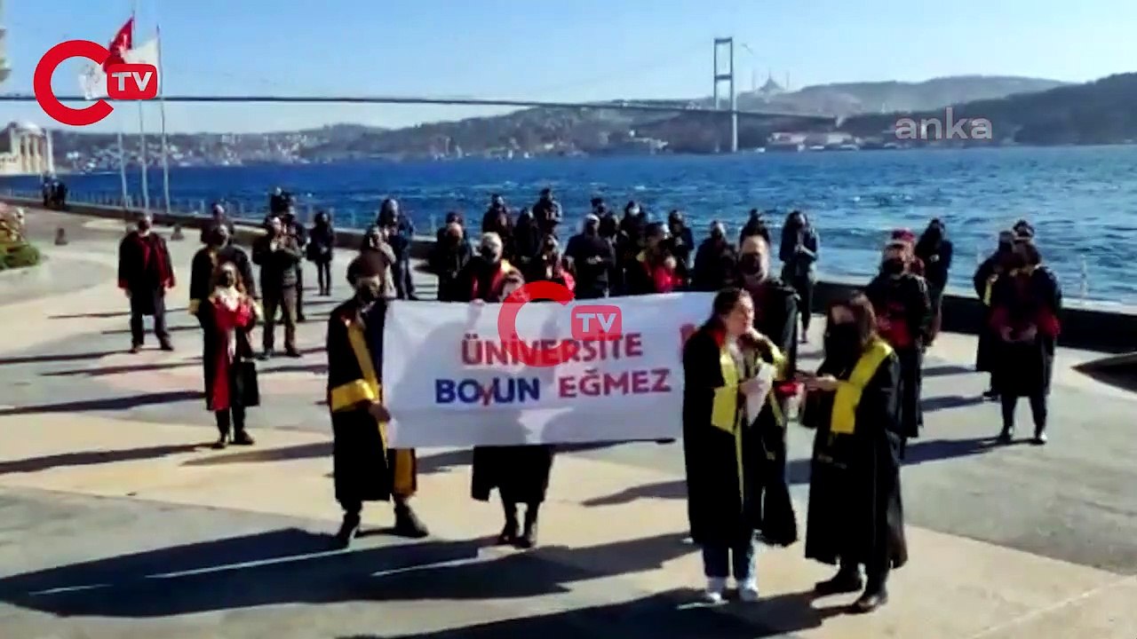''ÜNİVERSİTE BOYUN EĞMEZ''