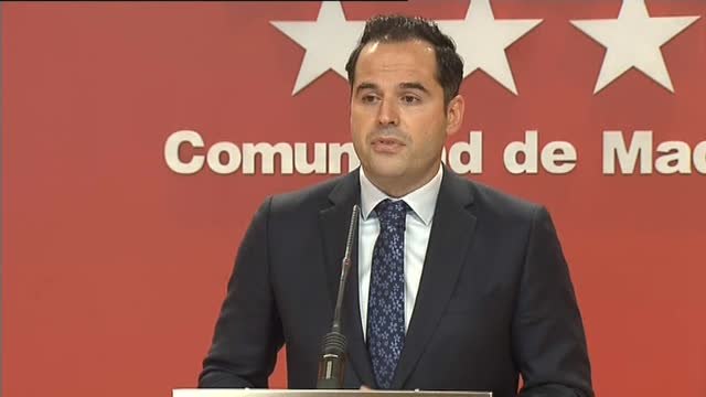 Madrid pedirá poder vacunar con AstraZeneca hasta los 65 años